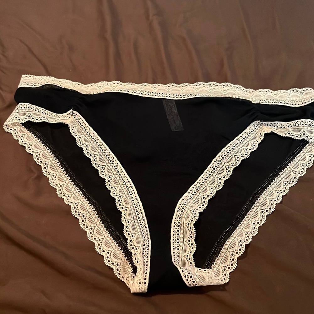 Gillian & O’Malley intimates